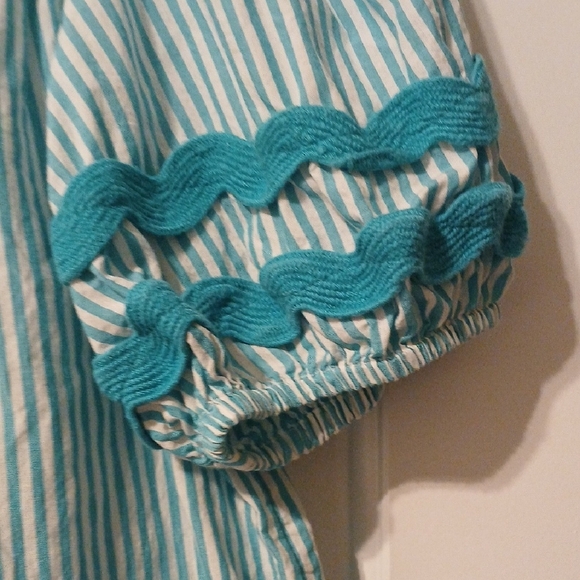⭐Crown & Ivy Striped Teal Blouse - Picture 3 of 4